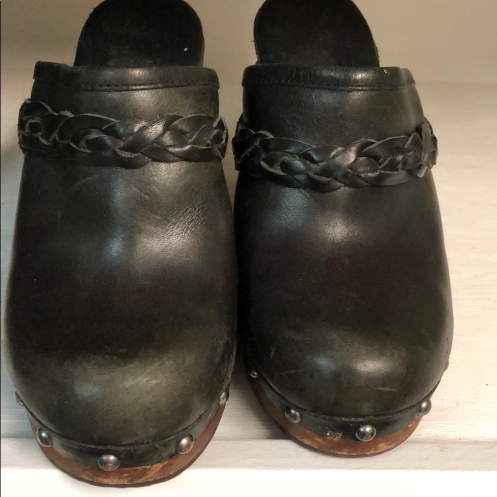 Ugg black clogs